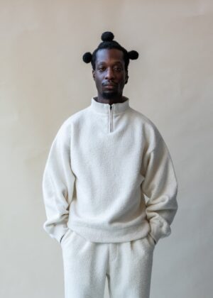 COMFORT SWEATER WITH A HIGH END RUSTIC ZIPPER